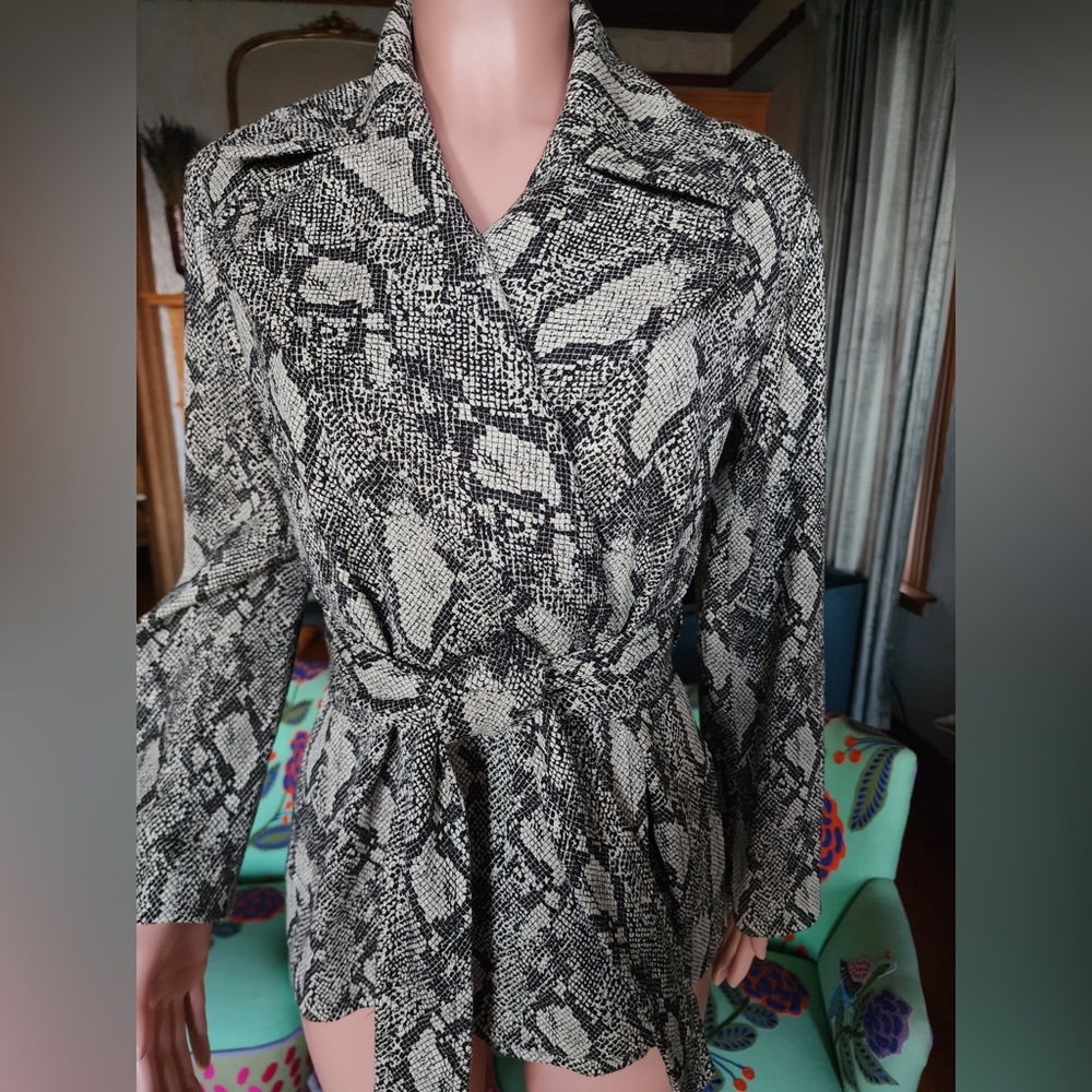 NWOT Ann Taylor Snake Textured Wrap Trench Coat S